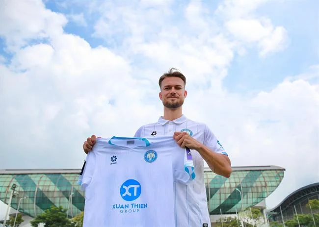 Hình ảnh mô tả các tính năng bảo mật như 2FA và mã hóa trên Awin68 App Android